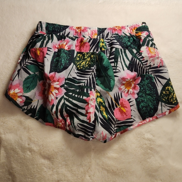 Old Navy Active Hawaiian Go-Dry Running Shorts Size XS - Picture 2 of 16